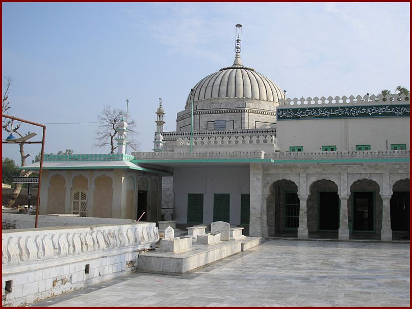 Shrine of Hazrat Qibla-alum Khwaja Noor Muhammad Maharvi R.A (chistiyai,pakistan)